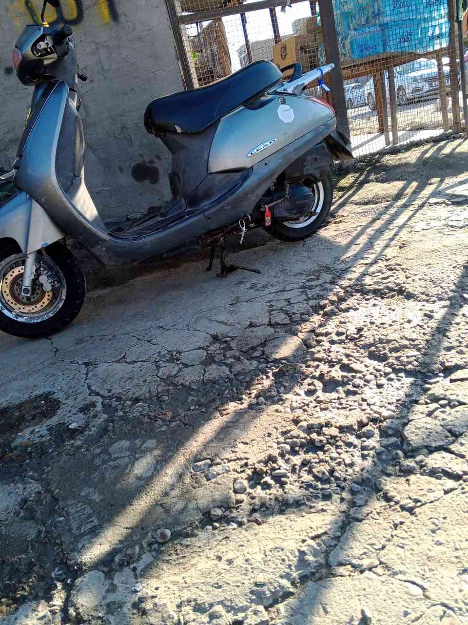 هولندا ياباني اصلي سرعة 60مكينة ابلادية مامفتوحة مال رمبة مكفولة سلف هندر كهربيات شغالة كابرتر اصلية كفرات ابلادية نكرة بي وقت كلها شغالة اي نقص ما بيه جاهزة مال جناي اوراق مال الشركة بية كاملة السعر250مكاني بغداد حي الجهاد ***********
