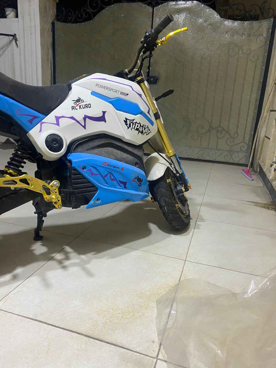 السلام عليكم
دراجه شحن للبيع نظافة 100% 
شرط اذا بيها اي عيب لاتاخذها مستعملة 
20 يوم فقط لا اكثر كلشي بيها جديد شرط 
السعر مليون و100 للاستفسار 
***********
كركوك حي الواسطي .
