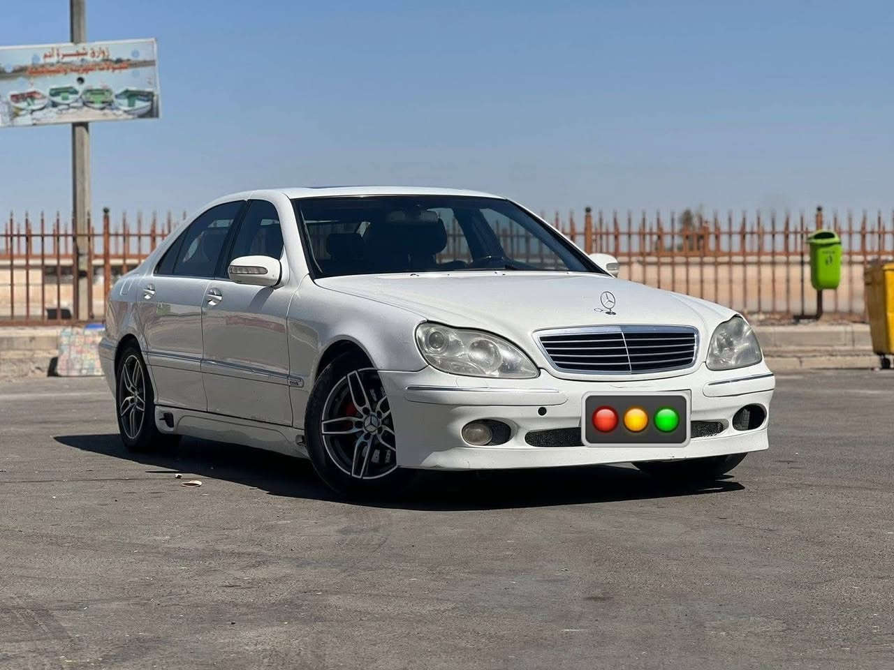 السلام عليكم
غواصه s500موديل 2001
فول مواصفات VIPمعروفه ماكو داعي اذكرهن
رقم شمالي سليمانيه جبلسات جدد تايرات كير جديد 
كت لورنسر بيه طخه بلجاملغ الخلفي صبغ عام 
السعر 105مكاني بغداد حي العامل 
***********
