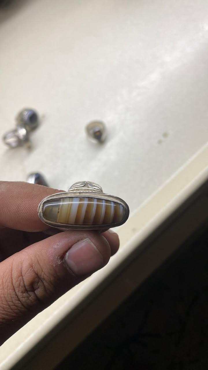 سلام عليكم محابس للبيع 3جزعات وداودي وعقيق شجري مصور سعر عله ٧٥ ماعده العقيق سعره ٢٠٠صياغه ثقيله كلش


**إذا كنت صاحب هذا الإعلان وتريد حذفه لأي سبب، رجاءا أرسل رسالة إلى الدعم الفني**