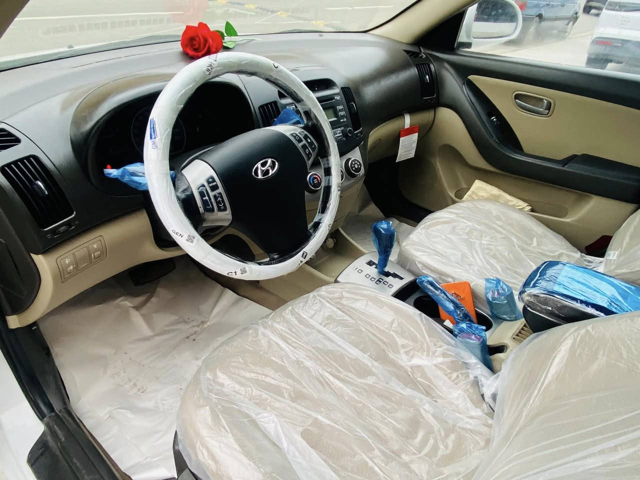 النتره مقدس 2009 
محرك 16 دكشن عالي
صبغ باب سايق بدون دواخل سياره فتحه طخم تايه جديد 
كير محرك شرط 
سيارة نظيفه 
للاستفار الاتصال ع ***********
***********
