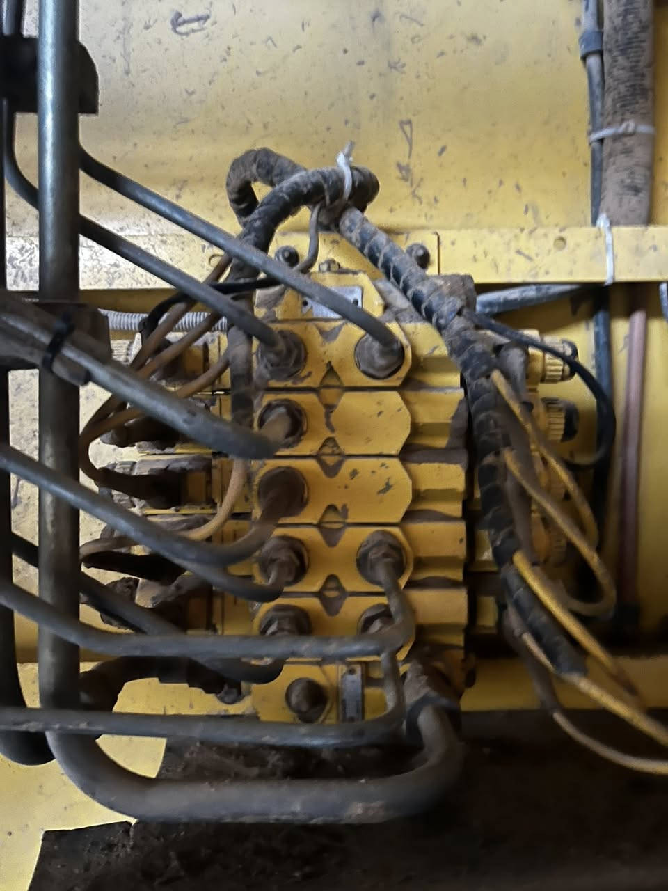 سلام عليكم
لبيع حاصوده 4️⃣ بلم 
حجم TC54 
موديل 2005


**إذا كنت صاحب هذا الإعلان وتريد حذفه لأي سبب، رجاءا أرسل رسالة إلى الدعم الفني**