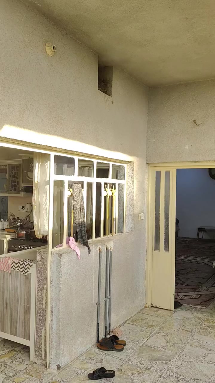 السلام عليكم
للبيع قطعه مساحته 378 م مبنيه منزلين منزل خلف منزل مدخل واحد بناء حديث المنازل جديده الموقع المقداديه شارع الإطفاء الاستفسار ***********
