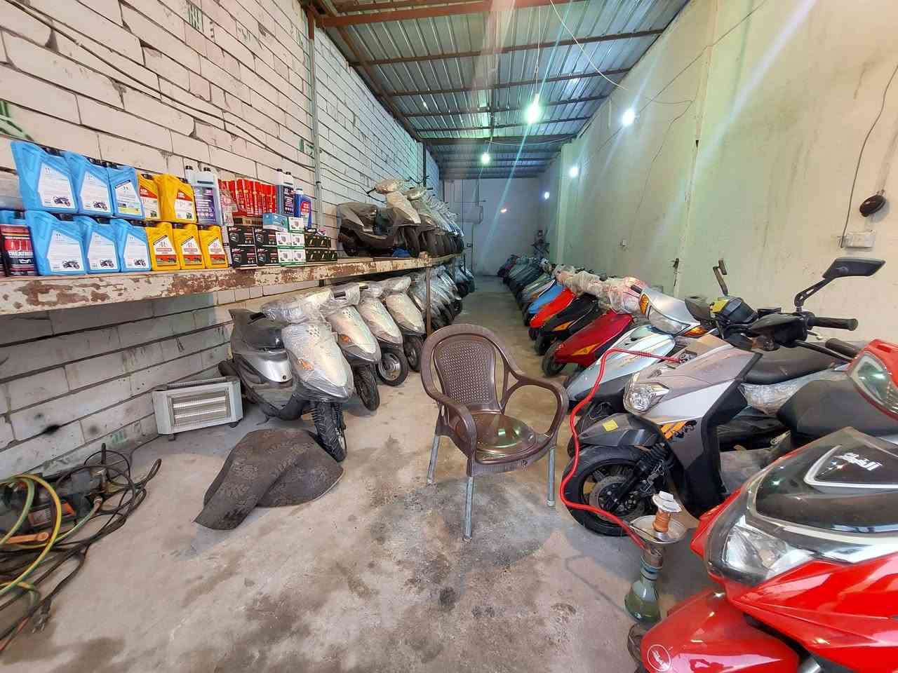 سلام عليكم معرض دراجات للبيع العنوان العماره الاسكان  قرب مجمع الكوري  سبب البيع عدم التفرغ  ***********
