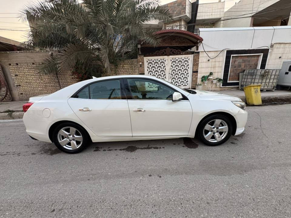 ماليبو ٢٠١٤
السلام عليكم ورحمة الله وبركاته
ماليبو 2014 خليجي LTZ فول مواصفات
مكينة 2400 تنفس طبيعي شرط بدون دوانز
فتحه سقف
تحكمات ستيرن
داخل صاج
شاشة كبيرة وكامرة
تبريد منفصل 
قاصة 
كشنات جلد كهرباء
منظومة زنون 
شاشة اعطال
السيارة فول وبيها كومة مواصفات
السعر 105 
المكان قضاء  الصويرة
السيارة مكفولة  بيها فقط جاملغ امامي يسرة فقط رش بدون دواخل
***********
