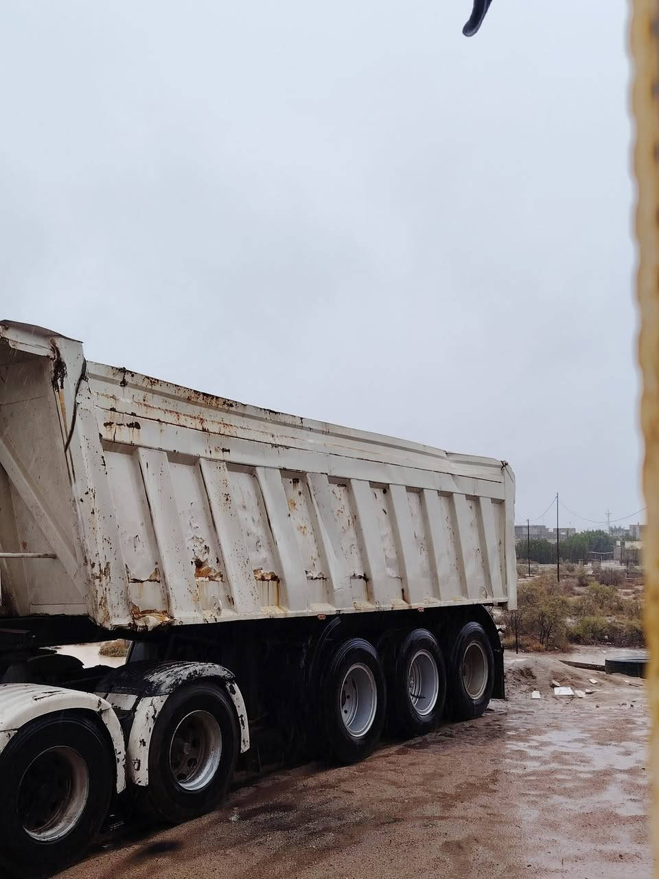 سلام عليكم عربانه 31 مترمجفيه ونج جديدشوفت عينك صفحه وحده بيهه  مضرره قليل حلوه وخفيفه طوناجهه فول تخم تاير 24مكان البصره ***********
