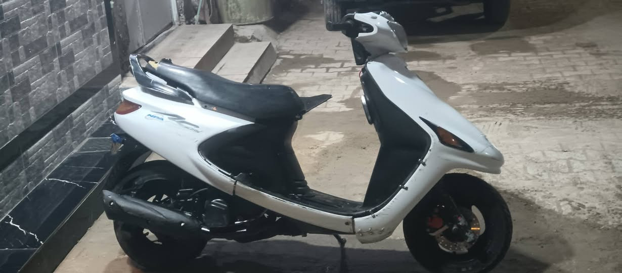 السلام عليكم دراجه فراشه فحل للبيع مكينه مفتوحه ونضيفه كلشي شغال بيها نگره سلف هندر لايتات شغالات مكاني كوفه شارع الجمهوريه السعر ب350 وبيها مجال الرقم ***********
