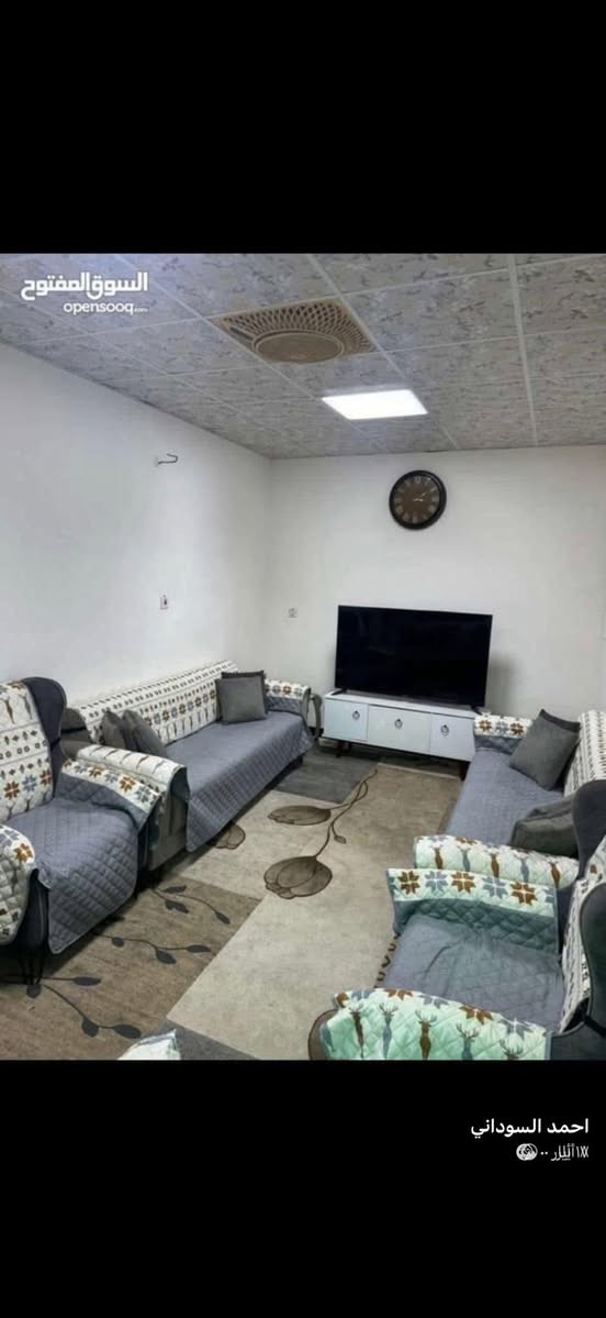 السلام عليكم 
بيت تجاوز للبيع موقع بغداد شارع فلسطين مقابل مطعم الابتسام
 يتكون من 3 غرف نوم واستقبال كبير مع الملحقات كاملة 
البيت جاهز من كلشي ماء كهرباء مجاري كامل من كلشي 
السقف سندويش فقط الاستقبال شيلمان مساحة + 150 متر 
للاستفسار على السعر الاتصال على الرقم 
 موجود واتس اب
***********
