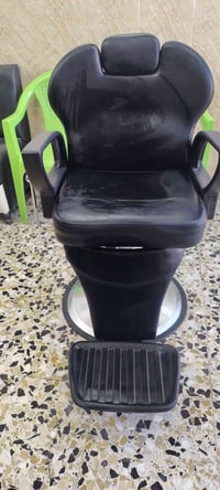 كرسي حلاقه نضيف 100/100 قبل شهر اشتريته جديد هسه توازيت ابيع لمحل 170 ...