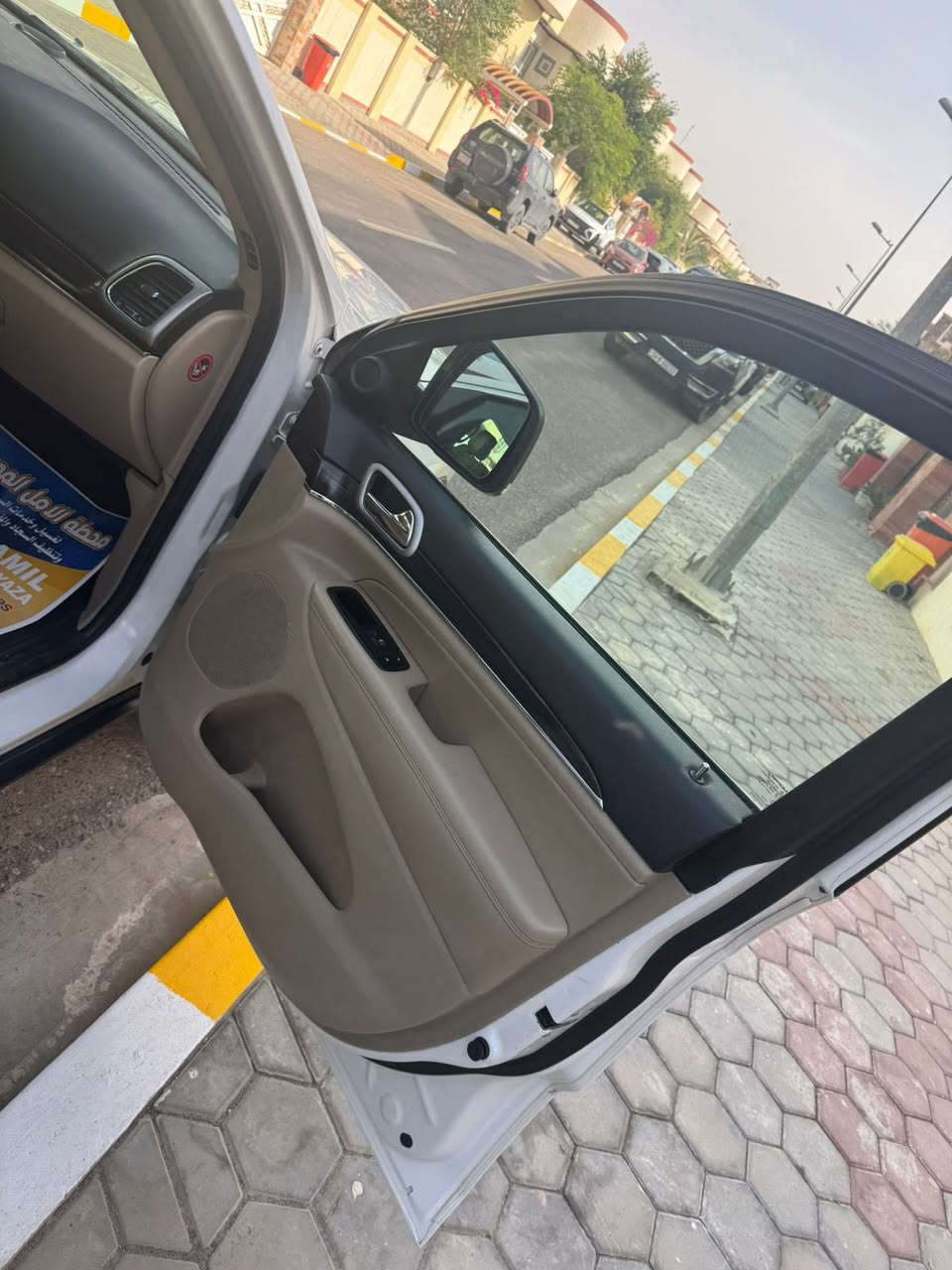 جيب 2019 لمتد خليجي نضيفه ترايها ناعم ماشيه 130 الف فقط نضيفها تفحصها بايدك بيها قطعتين جاملغ وبنيد مبدلات بلادي واصلي كلهن حادثها هنا بلعراق صار مواصفات كامله 1/1  الموقع البصره وبيها مجال شراي تواصل وي الرقم *********** وتساب
