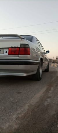 بي ام 525 • موديل ٩٣ • رقم بغداد