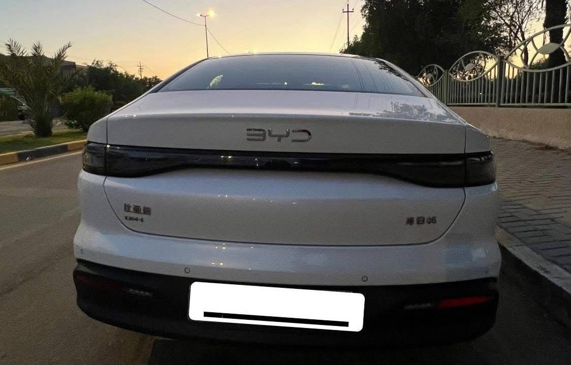 Byd سيل 5 السيارة زيروووووو ماشية 225 استلام الوحات قبل اربع ايام واني ناشر السنوية شوفة بيع او امراوس مع كن L وانطي فرق سعر السيارة 20500 وبيه مجال بسيط العنوان البياع هاتف ***********

