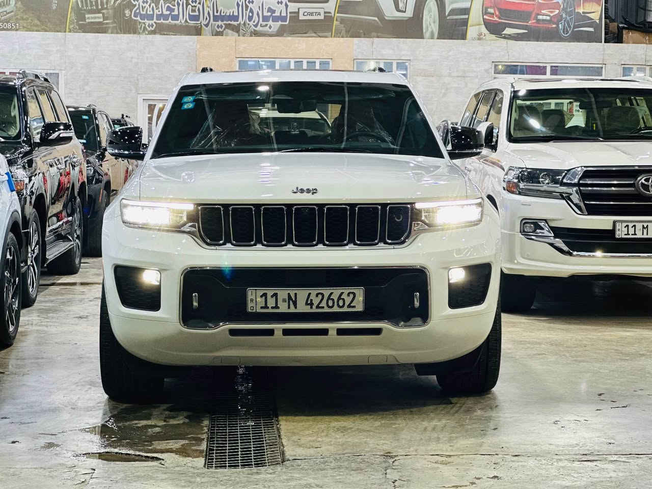 السلام عليكم جيب اوفر لاند 2023 5 راكب خليجي بدون صبغ فول جكات بانوراما جنطه كهرباء 4 كامرات كراسي مساج 3شاشات داتا شو داخل احمر جلد بردات خلفيه فول معروفه مواصفات الاوفر لاند بيهه بارد شي بسيط الباب الخلفي الايمن السعر 440 وبيهه مجال بيع او مراوس مكاني بغداد للاستفسار *********** بغداد, العراق
