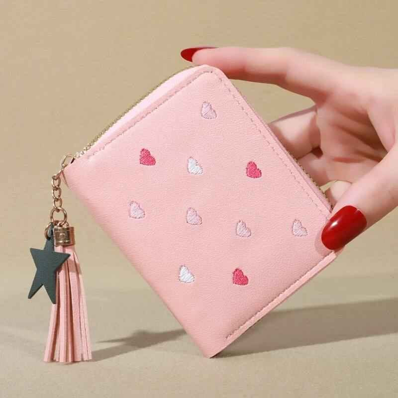 محفظة Zimoer النسائية الأنيقة 🎀
محفظة صغيرة تصميمها يخبل للبنات والنساء 💖
مزينة بنقش قلوب مطرزة ودلاية نجمة كيوت تضيفلها لمسة فخامة ولمعان ✨⭐

💼 عملية وخفيفة، مناسبة للطلعات والاستخدام اليومي
💖 خامتها مرتبة وتصميمها ناعم وجذاب

الألوان المتوفرة:
🌸 وردي
🍷 ماروني
🖤 أسود
❤️ أحمر
دللي نفسج بأحلى أكسسوار يكمل أناقتج 🎀 

السعر خاص 
🚘يوجد خدمة توصيل لجميع محافظات العراق ٤ الاف🚘 بغداد, العراق


**إذا كنت صاحب هذا الإعلان وتريد حذفه لأي سبب، رجاءا أرسل رسالة إلى الدعم الفني**