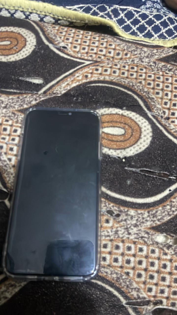 السلام عليكم ايفون١١برو ماكس الاستفسار خاص أو الاتصال ***********
