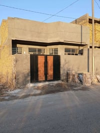 بيت لبيع ١٤٥ متر سنتر عل شارع المشجر  يبعد عن ملعب بغداد ١٠٠ متر البيت...