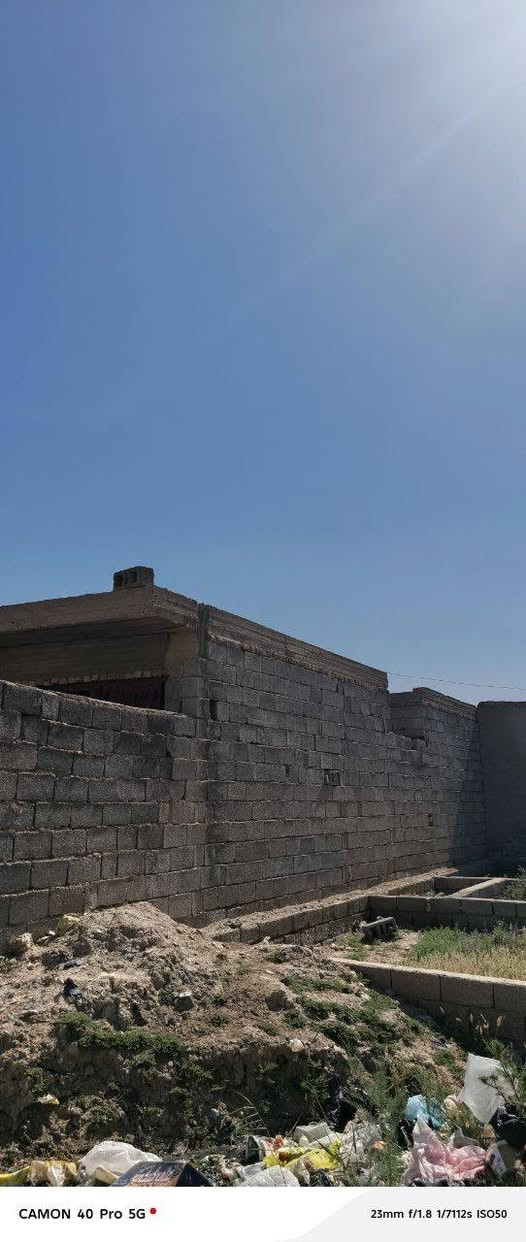 بيت للبيع 150 متر صب كونكريتي بمنطقة الوافدين الاولى
يحتوي على غرفتين وصالة ومطبخ واستقبال ومنورين من جانب البيت 

البيت بأسمي 

السعر 18 مليون وبي مجال بسيط للشراي

***********
