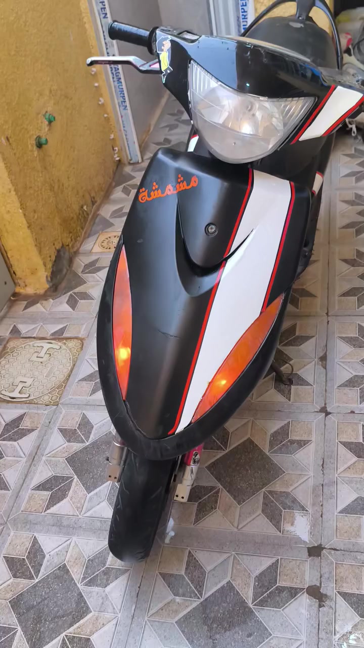 سلام عليكم دراجه ماكس للبيع مكينه 49 ما مفتوحة بلاد   شلعه ومعدل مكينه ناعمه ما تنسمع لا تنقيص ولا تبخير  كفرات اصلي  بس مصبوغات اسود   شغاله سلف هندر كله شغالهه
كهربائياته كله شغالة 
التزويد البيهه 💯🎶
1- دبلات رياضي 💤
3- يدات بريك رياضي💤 💙
5- قطره مال دهن 💤💙
قطرة مال اكسل
- صالنصه FM💤💙
 سعر 700 وبيه مجال 
*********** الاتصال مكاني كوت حكيم
