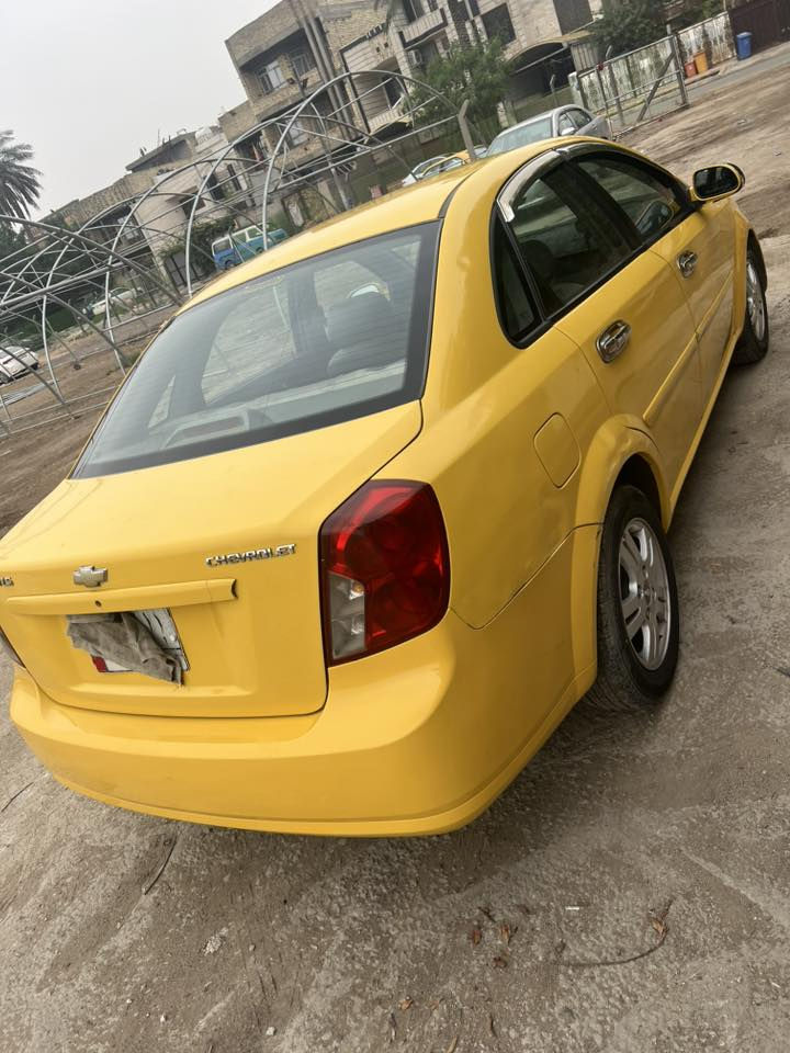 سلام وعليكم احبتي السياره للبيع جاهزه اي  نقص مابيها مكينه جديده كير جديد حداديه خير من الله تبريد شغال مكان السياره شارع فلسطين السعر 65( *********** )
