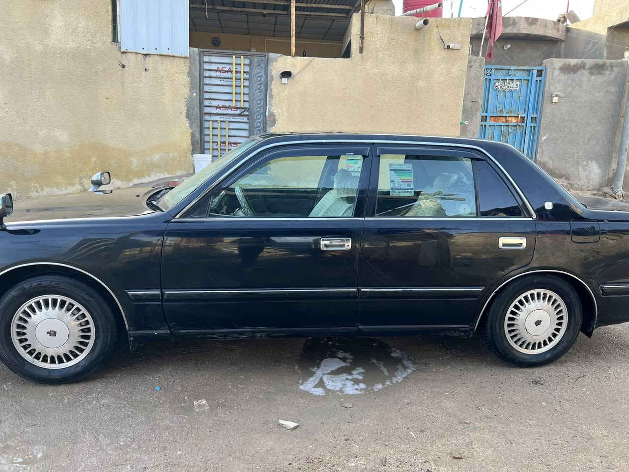 سلام عليكم سياره راس الثور تكم اسود فول 5دكم موديل 1997مكفوله من كص ونفل جثه وضربه قويه بيه ضربه باجاملغ امامي خفيفه بيه مكان صبغ محور ما ينكفل من صبغ تبريد شغال كهربائيات كله شغاله مكينه 3000 فيفيتي بسمي رقم نكليزي حداديه حلو سعره 85بيه مجال مكان بصره شط العرب فيحاء رقم هاتف ***********
