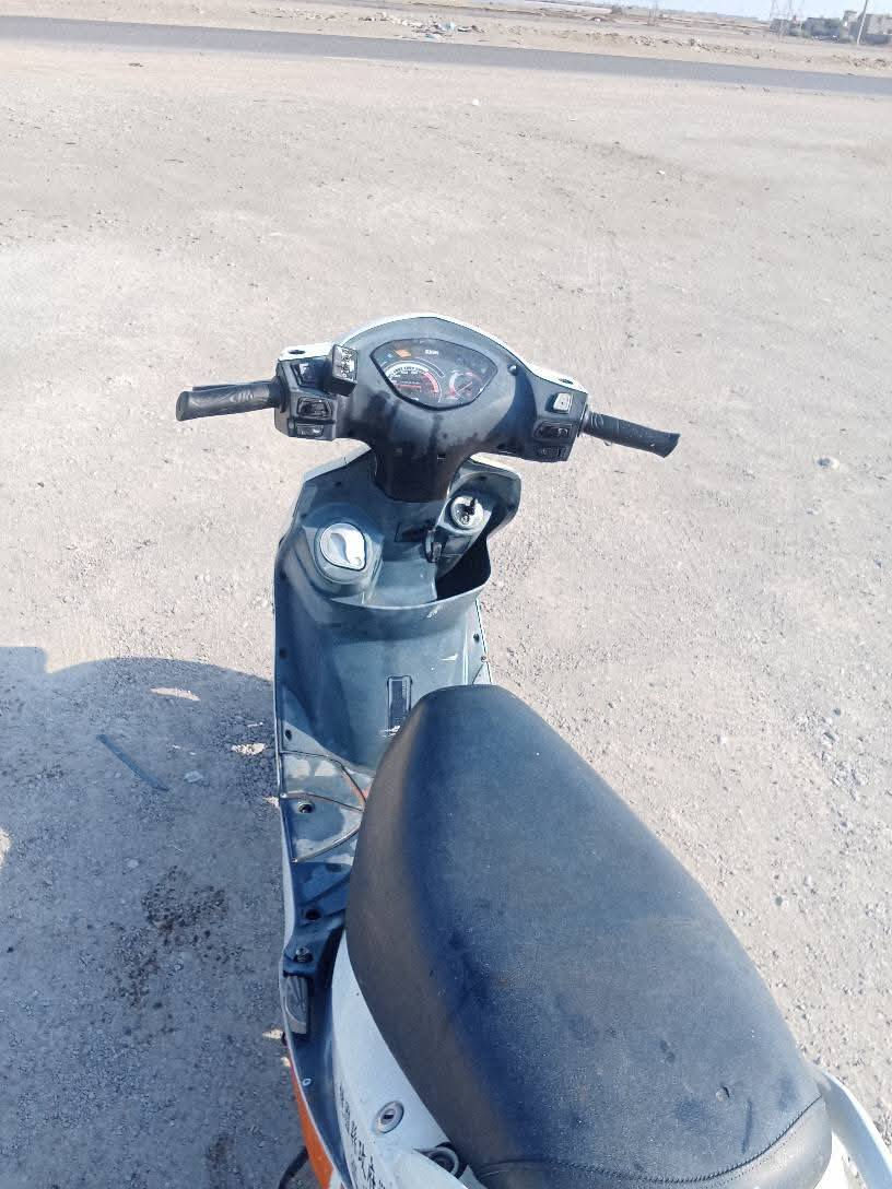 سلام عليكم دراجه للبيع سيام دراجه نظيفه كهربائياته شغاله دراجه مجفته مكاني رفاعي رقم ***********
