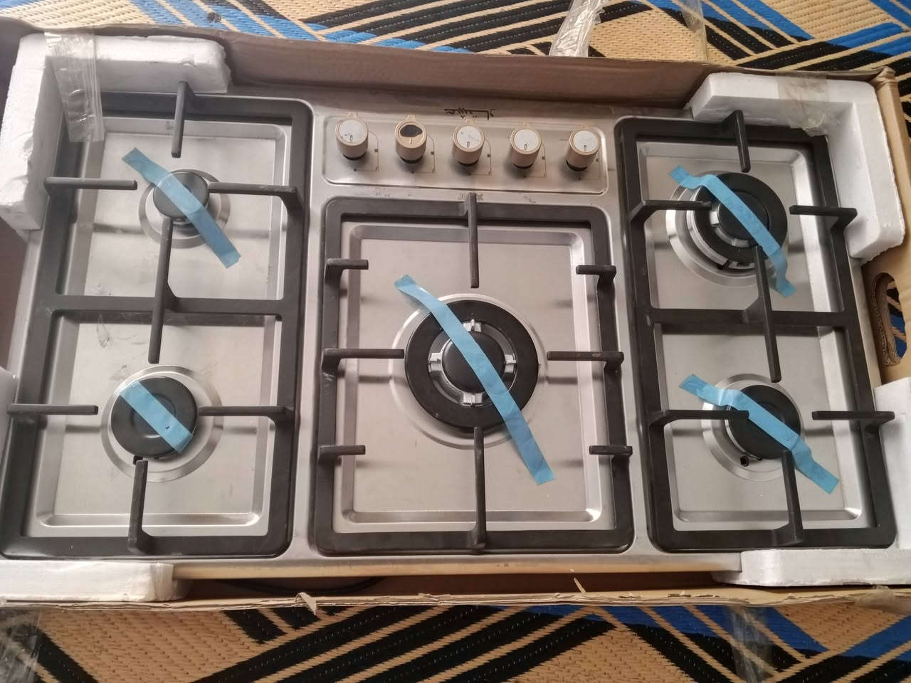 سلام عليكم 
اخر قطعه 
طباخ 5 مشاعل جديد بل كارتون 
العشتار الصلي 
السعر 125
رقمي ***********
