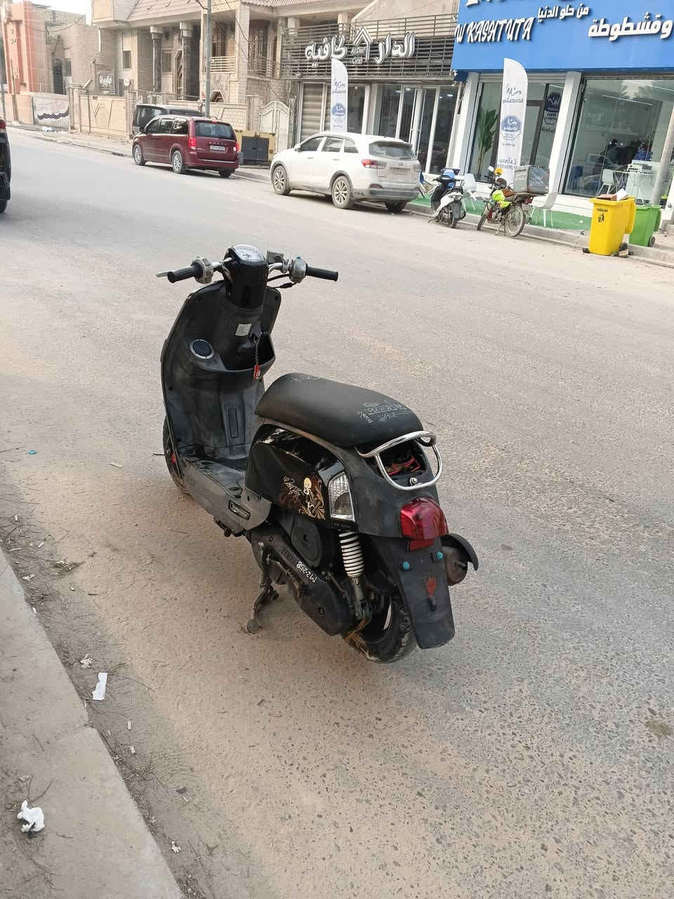 بوليسي كفاله عامه رقم واحد كفرات وي المحرك شرط مامفتوح بيها برغي طلعتها من الحاويه بشهر 12 يعني صارلها شهرين الدراجه تخبل نهضه وسرعه وناعمه رايدها ب مليون مكاني بصره زبير ***********
