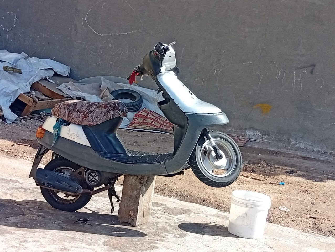 السلام عليكم دراجه بطة للبيع الدراجه خير من الله كهربائياته كلها شغاله كفرات بلاديه مكان الدراجه كربلاء حولي 100 قرب معمل غاز الاستفسار على هذا الرقم***********
