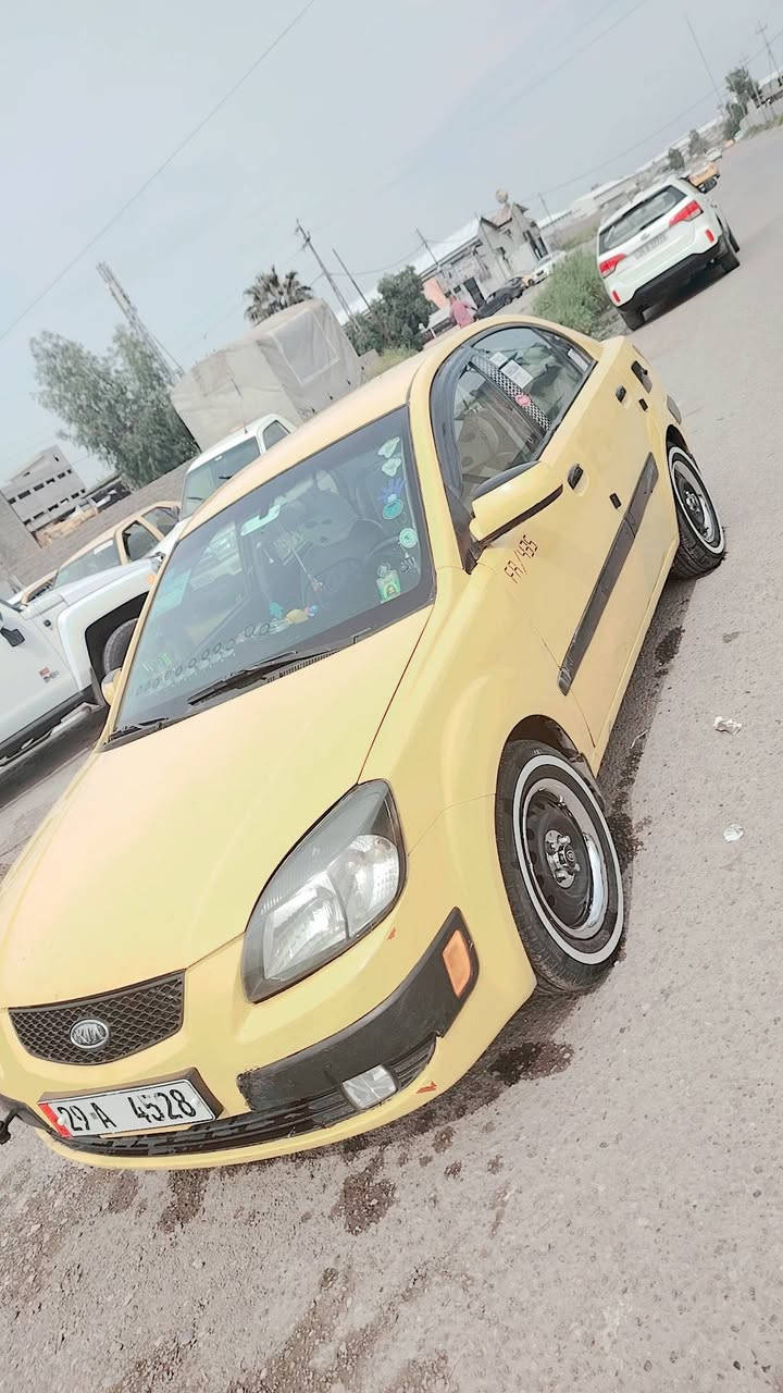 كيا ريو كير مكينه شرط موديل 2009 وارد امريكي مكينه 16مرغوب  ترايك بغداد وترجع  سياره مشروع وطني تحويل بل موصل اني شرعي هيئه غرامات صفر رقم واصط ليتات  زينون  السعر 80 وبيها مجال ليطيبين ***********///***********
