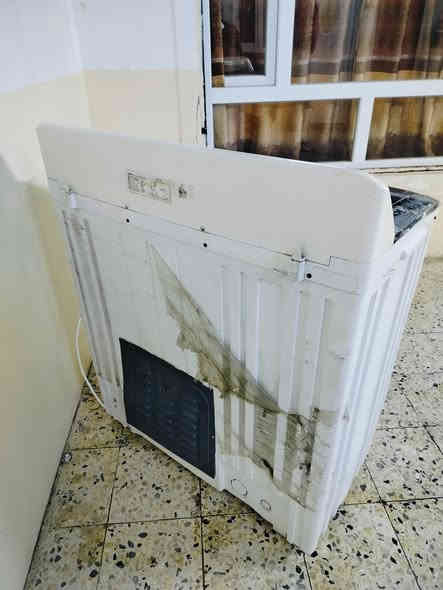 السلام عليكم عندي هاي الغساله للبيع شرط ضمان اسبوع 17 كيلو سعر 125 عنوان كراج شمال هاي رقم الواتساب ***********
