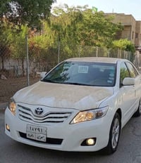 تؤيؤتا كامري.  مكفولة من الصبغ والتبديل  بيها مكانين بارد.     سياره ج...
