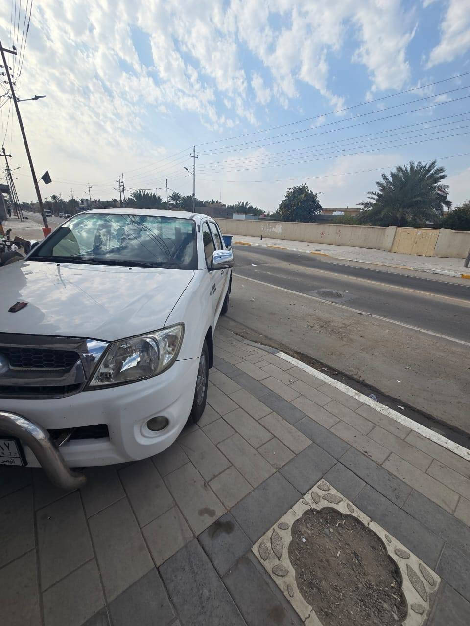 سلام عليكم للبيع هايلوكس للبيع موديل٢٠١٠ ***********
