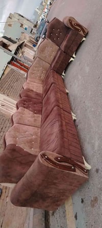 ديوان • ٧ امتار