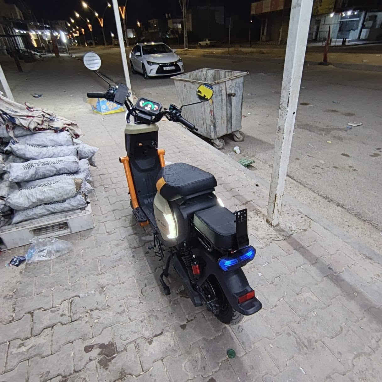 ماطور شحن للبيع اربع فاتري موديل 2025 سعره 325 مكاني كركوك حي العسكري موجود فقط اتصال على الواتساب رقم الهاتف***********

