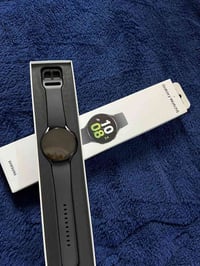 ساعه سامسونك اصلي الجيل الخامس 5 فول نضافه محلقات كامله كيبل شحن اصلي ...