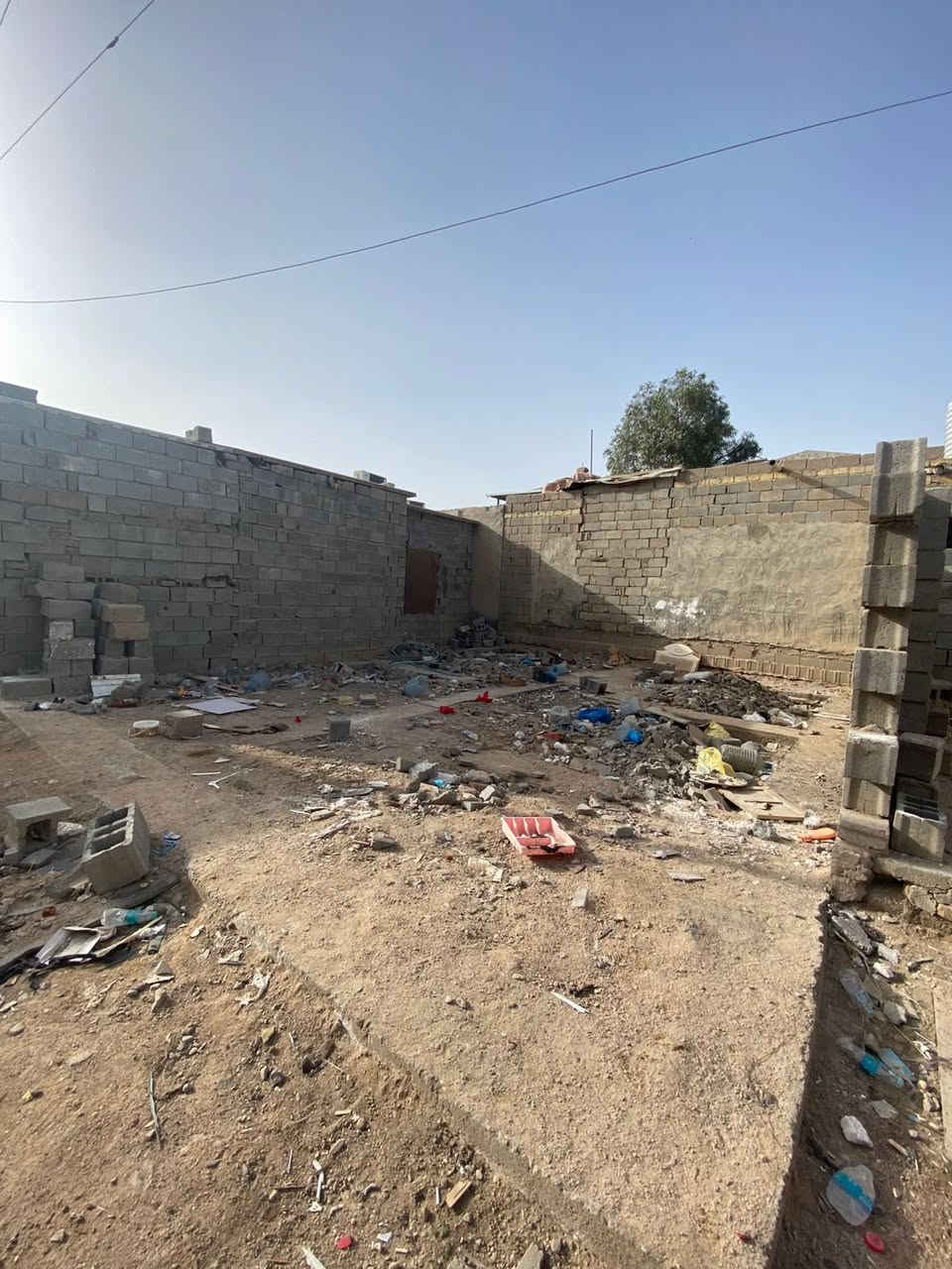 سلام عليكم بتلو للبيع مساحه 85 العنوان التنومه بضهر شارع ابو مهدي مهندس السعر ٣٥ بيهه مجال 
الاتصال ***********
