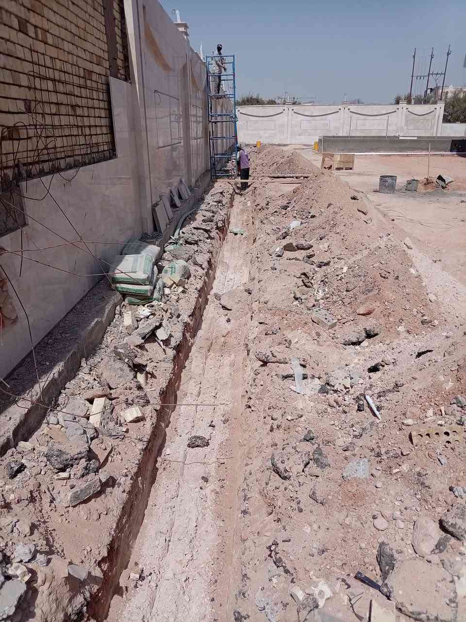 السلام عليكم 
احد اعمالنه في محطة وقود حي الحنانه في النجف.. تئسيس الماء والمجاري وبأشراف المهندسين عمل متقن ..اتمنا ان ينال اعجابكم
***********
