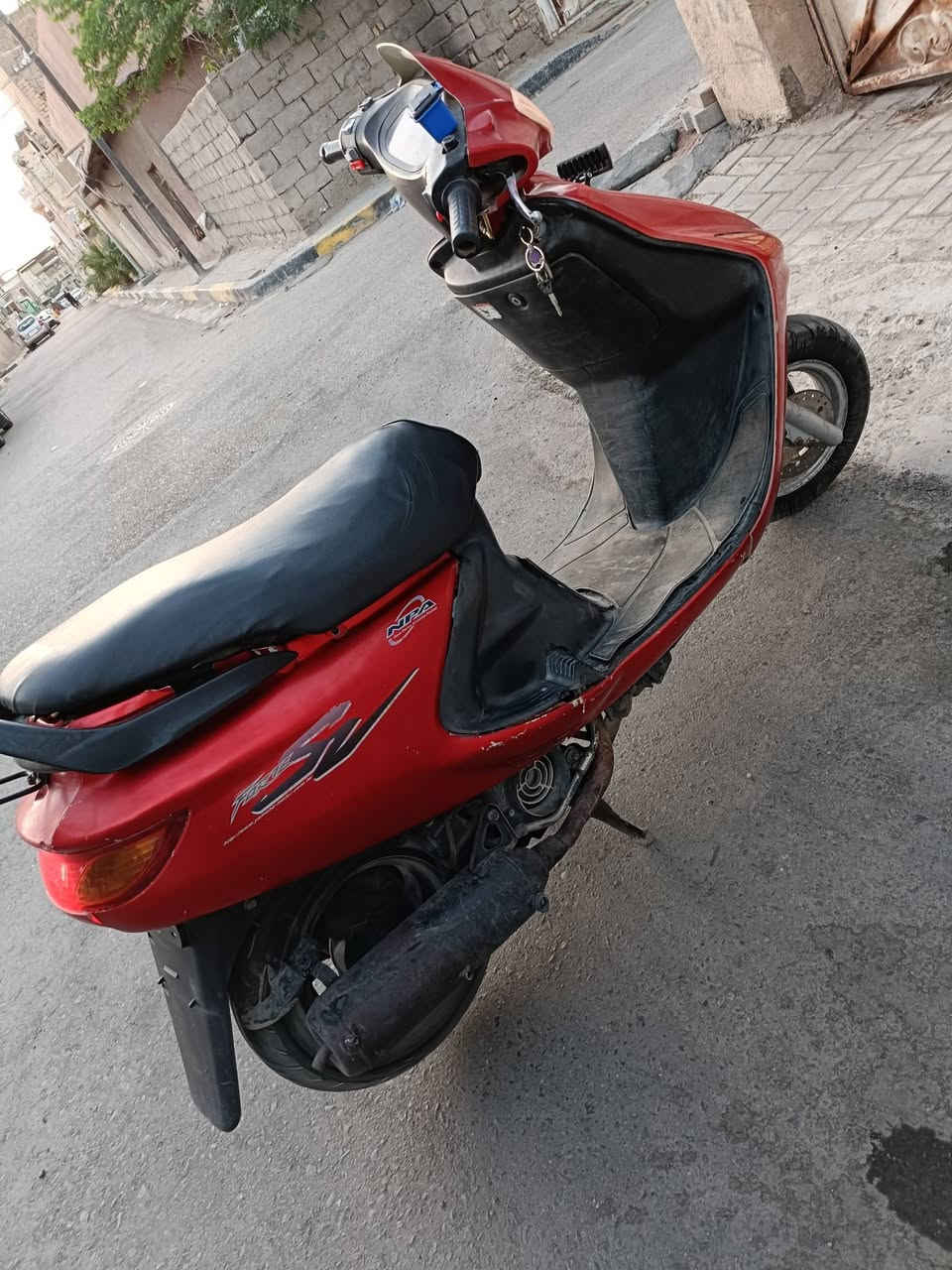 دراجة فراشة فحل مكينه ما مفتوحه هندر وسلف بس سلف يراد اله باتري فقط دراجه كلش حلوه ناعمه بيع او مراوس بايرااني أوراق 
***********
