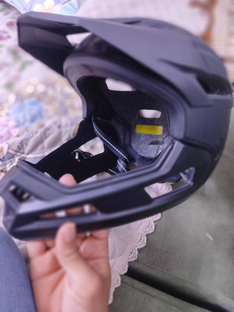 سلام عليكم خوذة داونهيل قياس لارج تكدر تتحكم بل مقاس مالتها سعر 45


**إذا كنت صاحب هذا الإعلان وتريد حذفه لأي سبب، رجاءا أرسل رسالة إلى الدعم الفني**