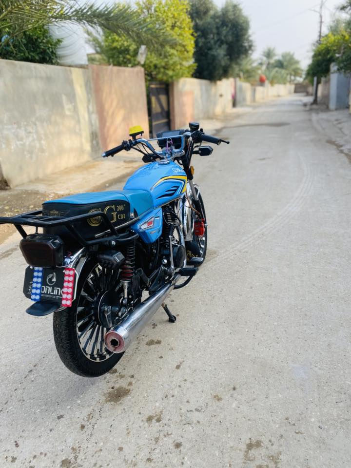 السلام عليكم دراجة سيفان مديل ٢٤شكل٢٥قبل شهرين طالعة من معرض شلعة ومحرك كفلة عامة من كلشي مجاني ديالى دل عباس (مكلف بل نشر هاذة رقم صاحبهة وتصلو علية )السعر ٧٨٠ وبيهة مجال قليل ***********
