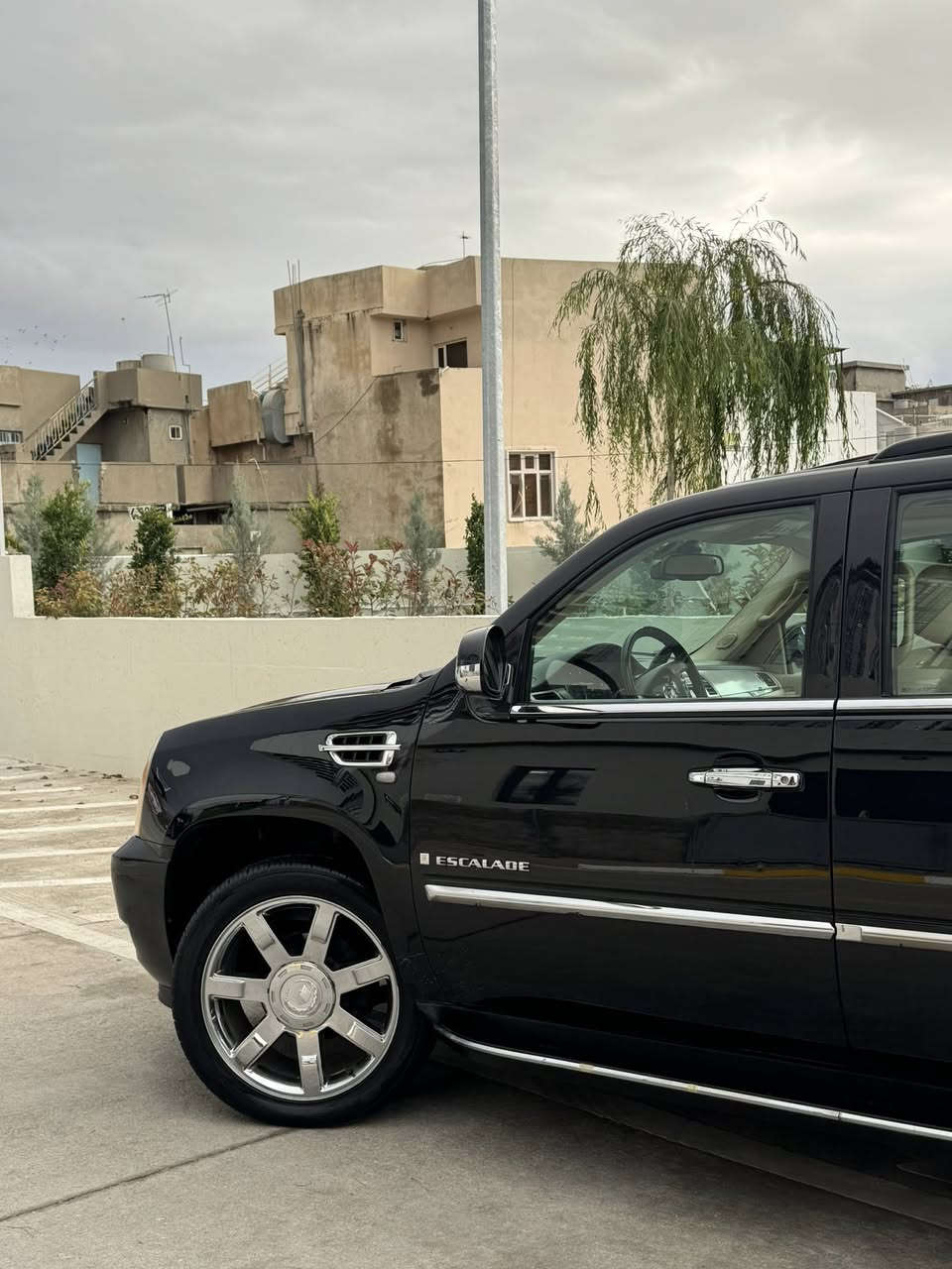 كديلاك 2007   خليجي  شريكة منصور   📦📦📦📦

اللَّهُمَّ صَلِّ عَلَى مُحَمَّدٍ وَعَلَى آل مُحَمَّدٍ

رقم /    ***********

🔷كديلاك  2007  لوك  لوك  شرط   ماشى  117  الف كيلو📦

🔷سياره مواصفات معروفه ( بلاتينيوم  )

🔷 مواصفات   معروفة   فولل فول 

🔷سياره (V8 )    _ (DVD ) شاشات

🔷سياره (3 ) سويج  بيلادي موجود

🔷مكفولة  كفالة   ماعد    شبر  تكحيل  كارت مامبين  

🔷سياره ماشيه  117    الف كيلو حقيقي

🔷4 اطارات و ويل جديد شريكه 

🔷سياره داخل بيجى   كوشنات جلد

🔷سياره محرك بشرت مامفتوح جديد جديد

🔷 محرك (V8) 

🔷سياره حيل نظيفه كلشي علي بلادي لوك

🔷مواصفات

( فتحة ...  شاشة DVD ... تشغيل عنبعود ... حساس 
... 7 راكب ... سنوق شفط ... دوسات كهربائى ... مرى شفط ... يدو ويل كروم ... بلاجكتور ... ڤوليوم ...  بعد )

🔷نظافه  ١٠٠٪ كامل سيرڤس بدون نقص و مصرف

🔷 سنوى  و فحس و هزة جديدة  لحد    2030  بسمى

🔷سياره مال بيت أي نقص مابيها

🔷نفس اليوم / تحويل و وكاله حاظر مباشر 
 

🔷 سياره داخل / سليمانيه 

🔷سعر ..  195  $ .. ورقه 

🔷رقم /   ***********  📲
