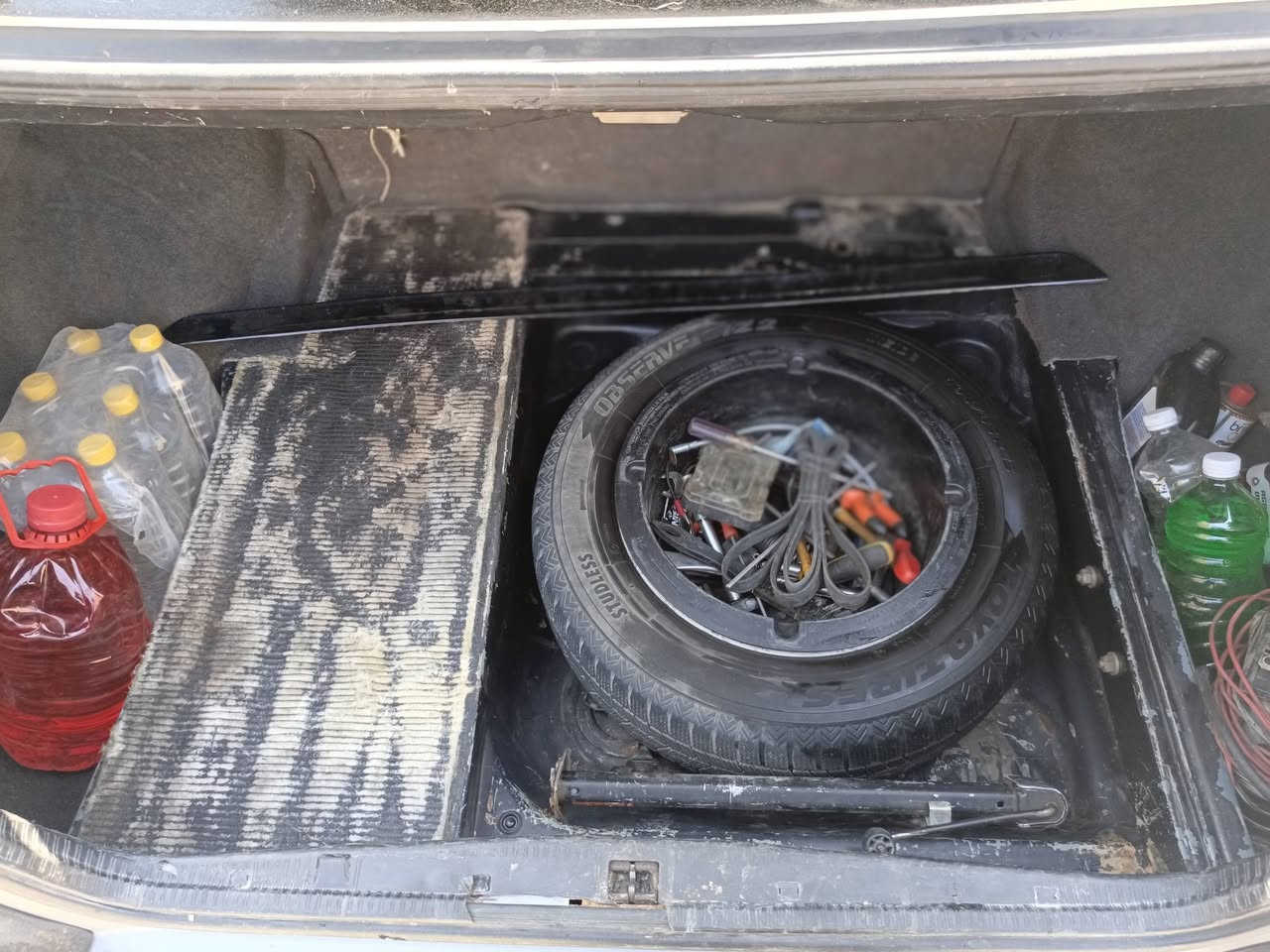 مارسدس دب E300
مديل 1990 اصل
سنويه لل27 
ما بيها قطره صبغ 🚩🚩🚩
داخل مخمل 
تبريد ثلج ❄
قواعد دبلات بلاد 
تخم تاير جديد 
تخم ويل تفاحه بلاد 
سنتر لك ريموت شغال 
مكينه جديده بلاد قبق اسود 
حداديه كفاله عامه 
اريل كهربائي 
ما بيها قطره خياس 
بدون اي ضرر 
بدون اي صبغ 
دبل مروحه 
سنويه بعدهي ما صاقطه لل 27 
رقمها بغداد مشروع وطني 
غرفتها جديده جديده 

السياره كلشي ما مبدل بيها والدلل كل قطعها اذا تريد طابق ويه رقم الشاصي ما بيها قطعه وحده تبديل كله على البلادد 

مكاني كربلاء للاستفسار  ***********
