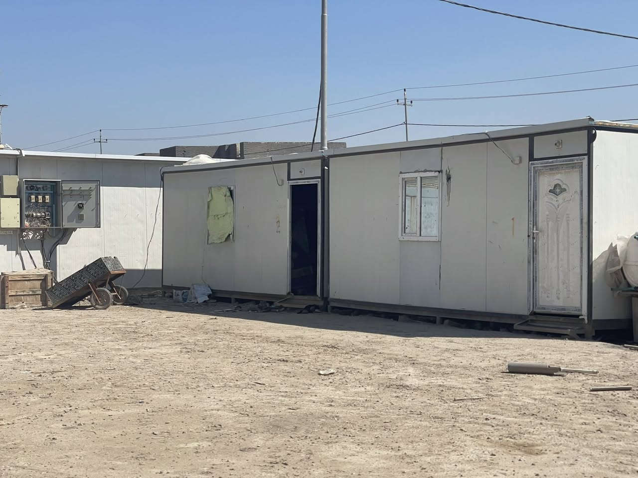 ٣\٦العدد ٦
٣في ١٢العدد٢
واحد بي اسويت كامل غرفه ومطبع  وصحيات  يصلح غرفتين


**إذا كنت صاحب هذا الإعلان وتريد حذفه لأي سبب، رجاءا أرسل رسالة إلى الدعم الفني**