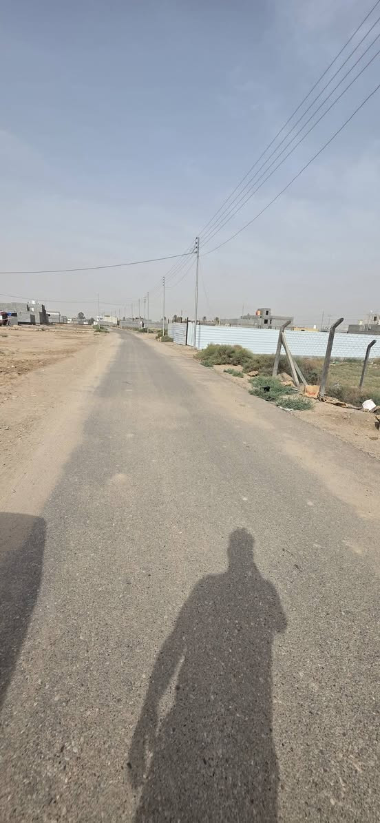 🔥 دونم للبيع في الجزيرة – باب الهوى الهوى 🔥
📍 الموقع: خلف مدرسة جبل الصبر
 منطقة هادئة ومناسبة للسكن والاستثمار
📐 تفاصيل الأرض: ▫️ الدونم
 ▫️ الأرض على شارعين تبليط
 ▫️ بوجه  الدونم شارع 12 متر
 ▫️بضهر  الدونم  شارع تبليط 12 متر
✅ الخدمات متوفرة: 💧 ماء
 ⚡ كهرباء
 🛣️ شوارع مبلطة
📑 تفاصيل الطابو: ▫️ طابو صرف زراعي باسم عراقي
 ▫️ وكالة ومكاتبة
 ▫️ نسخة من الطابو 
السعر {170} مليون قابل للتفاوض 
🌟 موقع ممتاز وقريب من المدارس والخدمات وفرصة مناسبة للسكن أو الاستثمار المستقبلي
📞 للاستفسار أكثر اتصل على الرقم 
***********
يباع كل نص دونم الوحده البصرة, العراق
