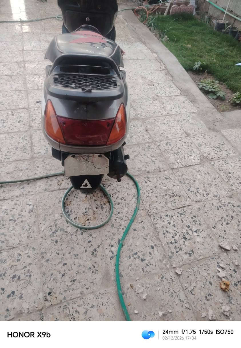 سبيسي ياباني دراجة نضيفة مفتوحة مرة وحدة
كفرات تجاري كهربائيات شغالة بس الجوزة مرات تعلك 
سعر 450 
مكاني كوت شارع النفط 
رقم ***********
