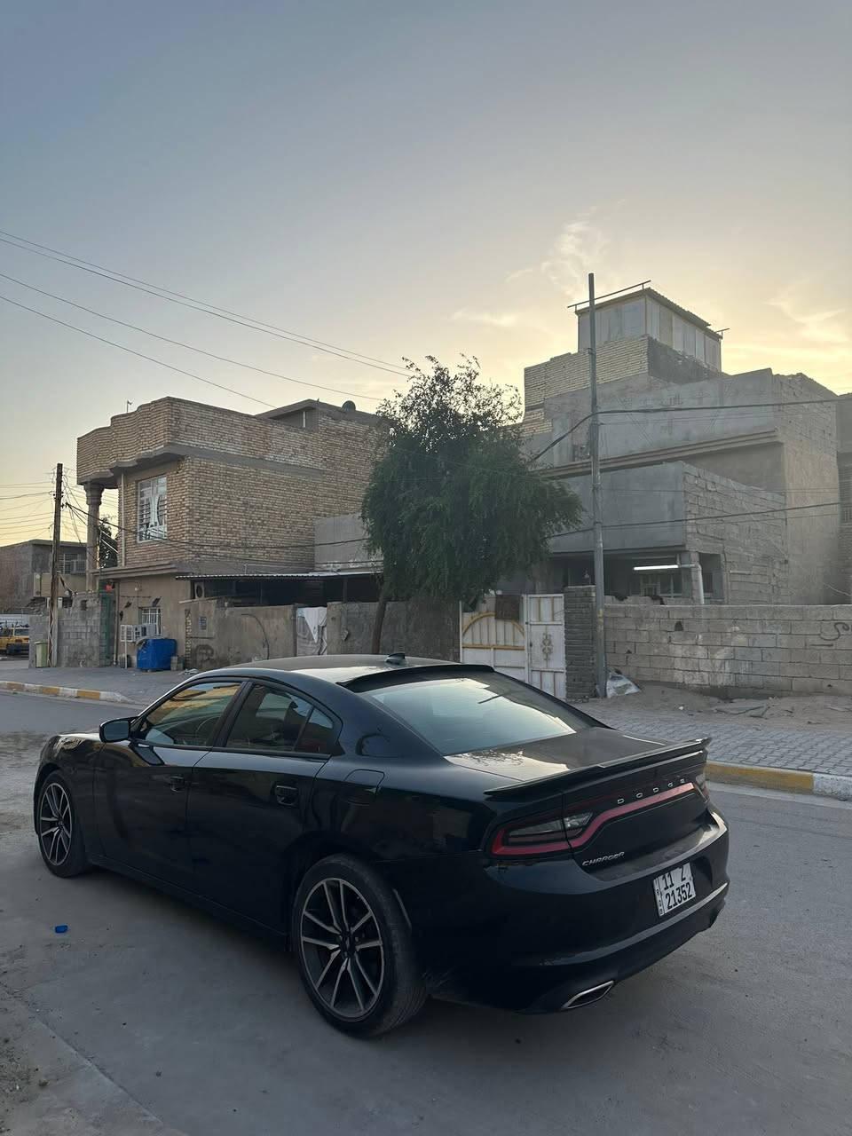 سلام عليكم
جارجر ٢٠٢٣ 
ماشية ٣٦ الف ميل 
سيارة بيها فقط بارد ب جاملغ جهة السايق 
الباقي كله جاهز 
مواصفات 
شاشة كبيرة 
كشنات حضن قماش 
نظام صوتي الباين 
ويل السيارة ٢٠ 
رقم بغداد ب اسمي 
للاستفسار 
***********
