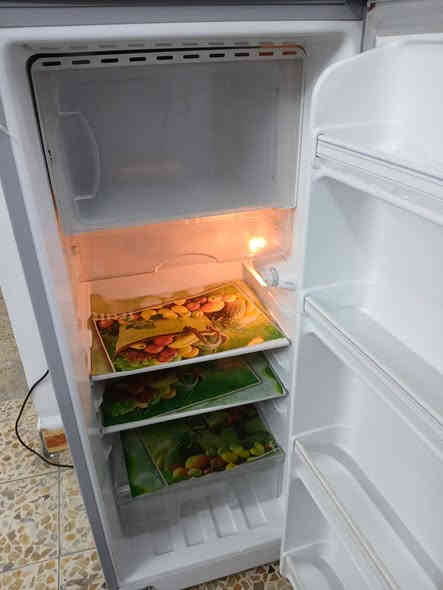 السلام عليكم  هاي ثلاجه سعر 150وب مجال اتصل على رقم هذا *********** واتساب
