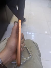 ايفون ١٧ برو ماكس. برتقالي ضمان ماستر. بطاريه ١٠٠مشحون١٥  مره ذاكره٢٥٦...