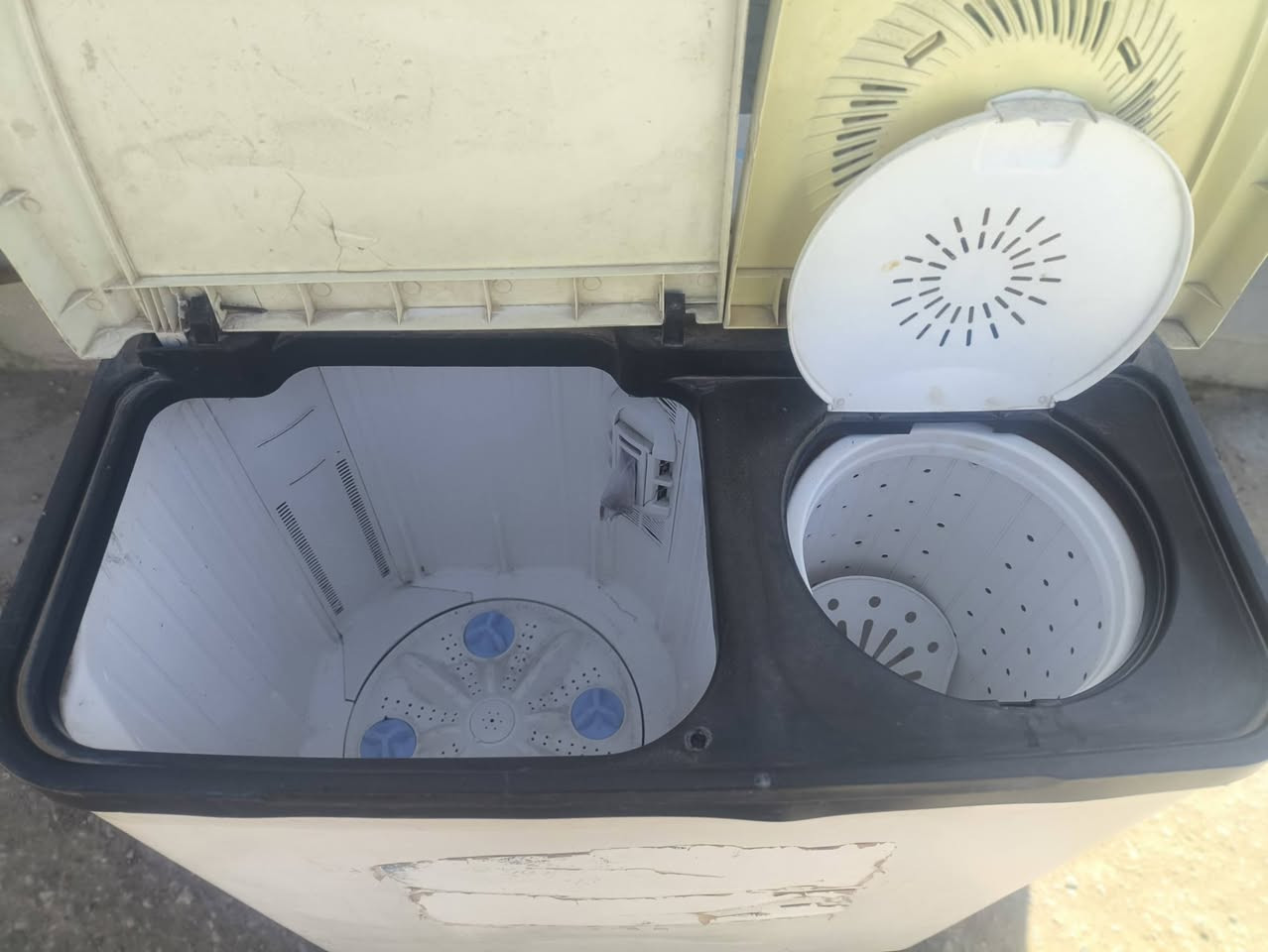 غسالة نظيفة للبيع
السعر ٤٥ الف


**إذا كنت صاحب هذا الإعلان وتريد حذفه لأي سبب، رجاءا أرسل رسالة إلى الدعم الفني**