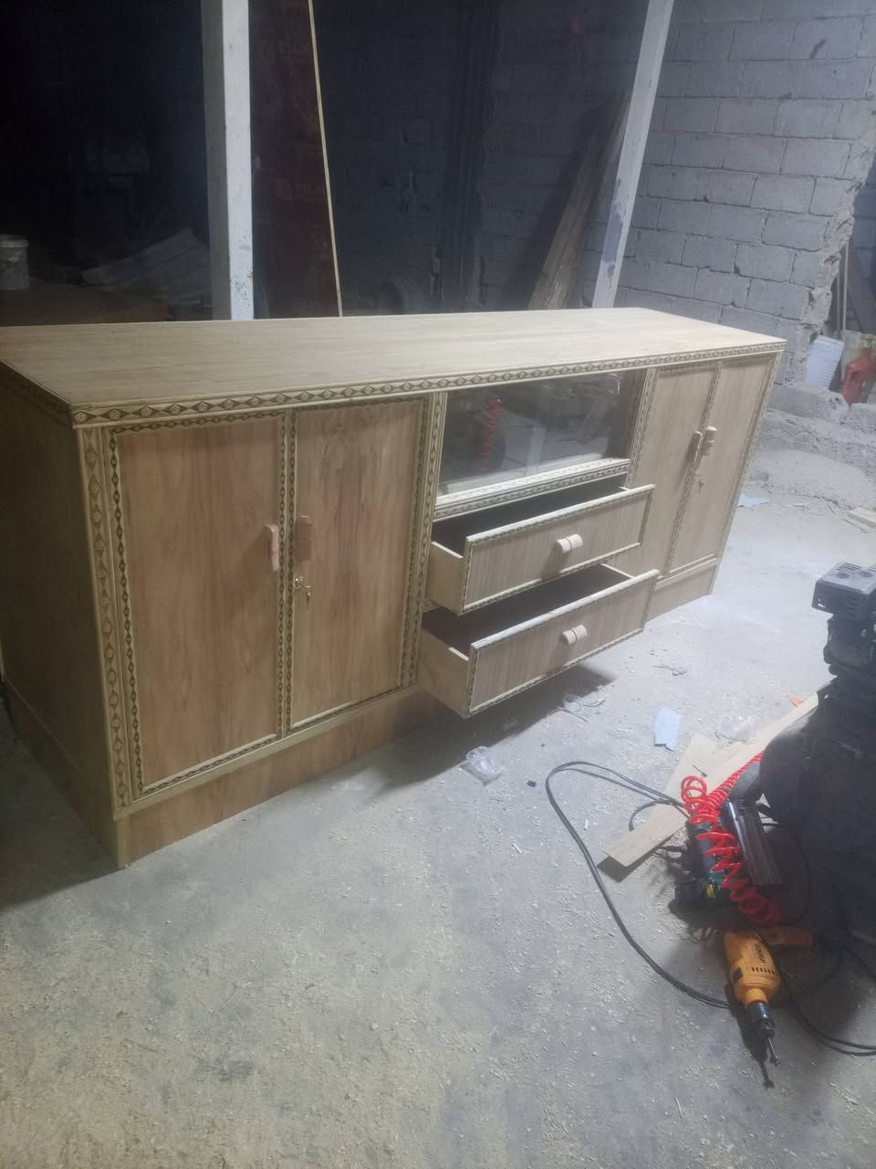 اخوان بوفيه للبيع جوة سوغ اعمل كل مديلات سعرة 175مع توصيل درجه اولا توصلك ماعجبتك ترفضه بابل عوفي ***********
